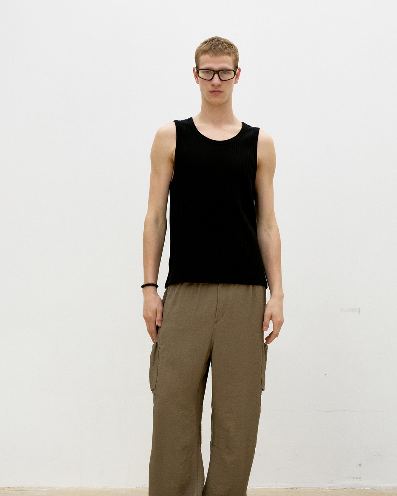 Scoop-Neck Ribbed Sleeveless - Black