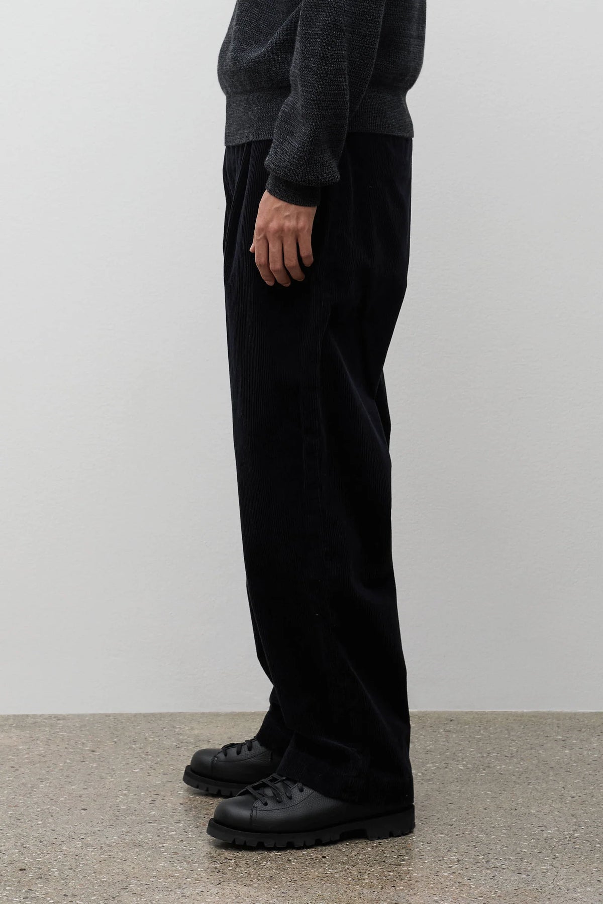 Volda Pleated Wide Wale Corduroy Trouser - Dark Navy
