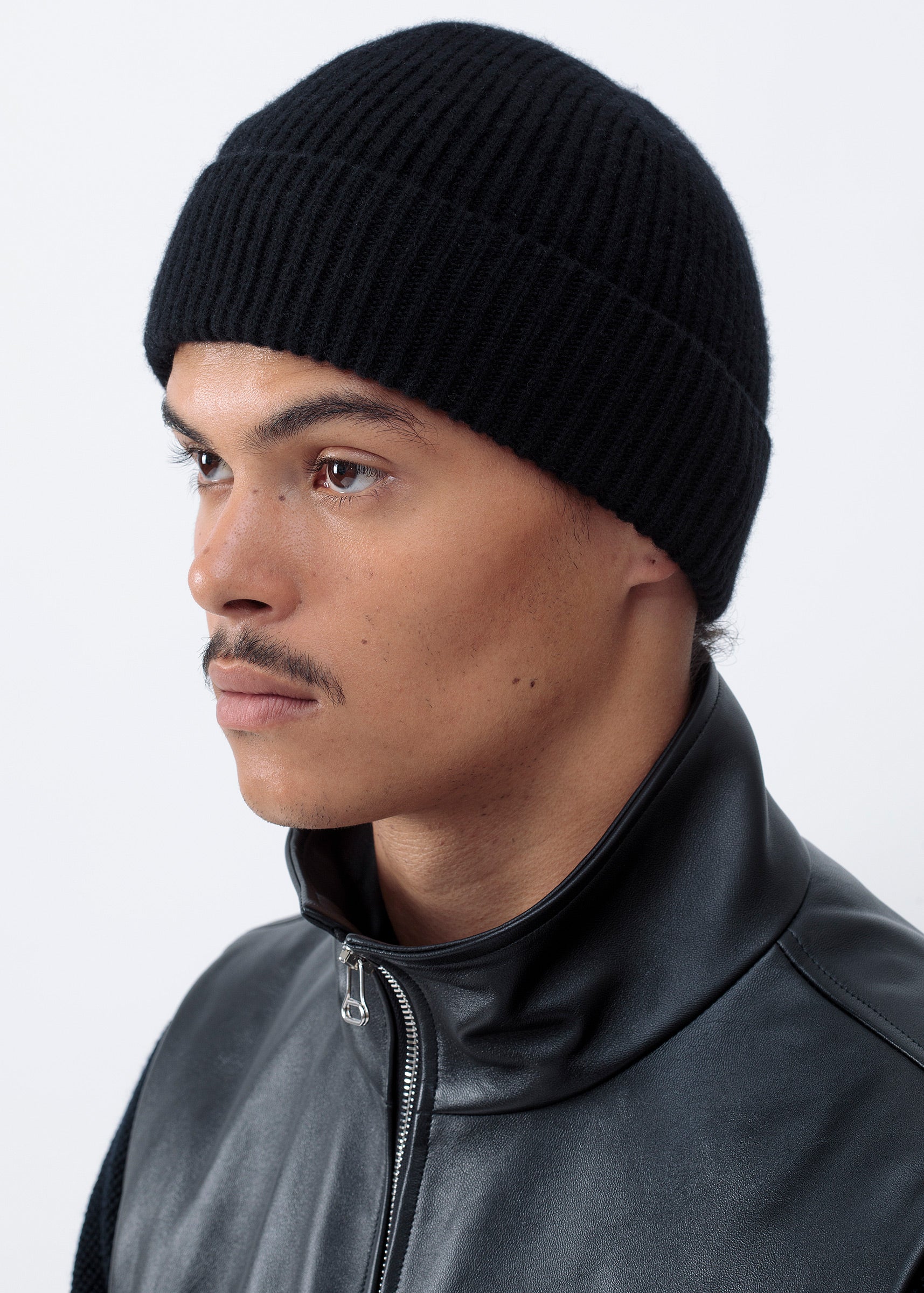 Vicko - Black