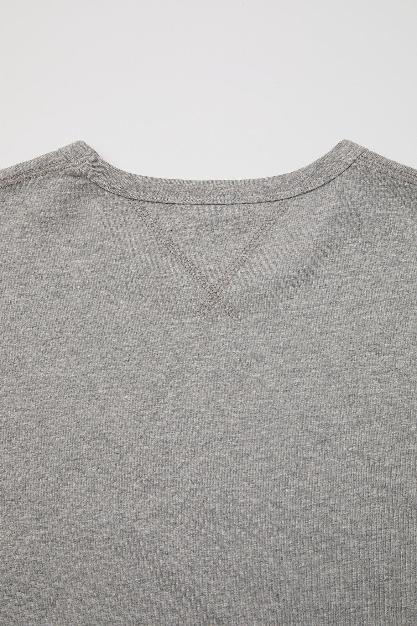 Chain Stitch Pointed Crop T-shirt - Melange Gray