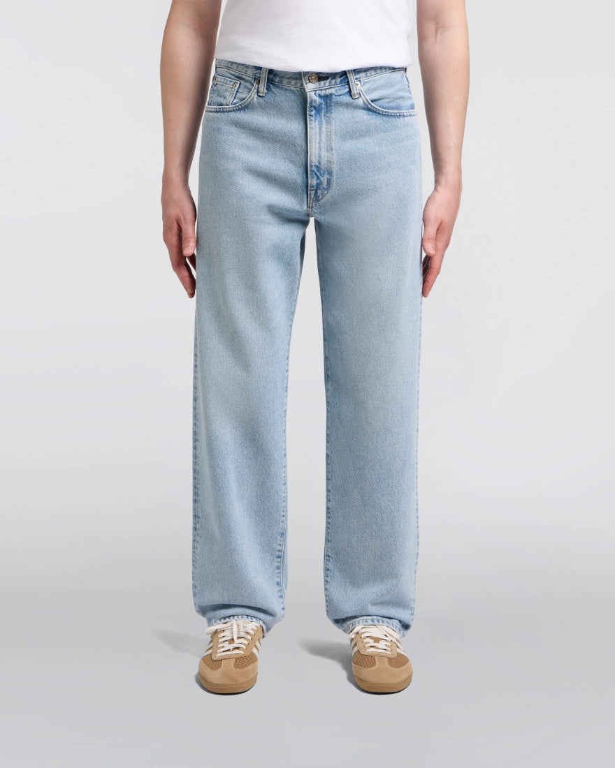 Loose Jeans - Blue Light Used