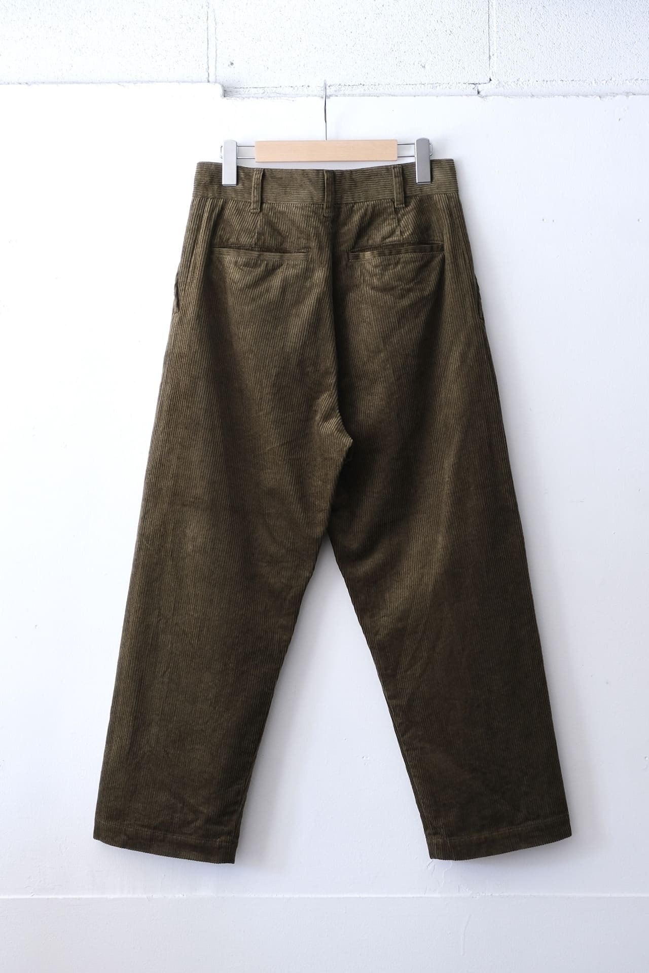 2 Tuck Trousers - Olive Green