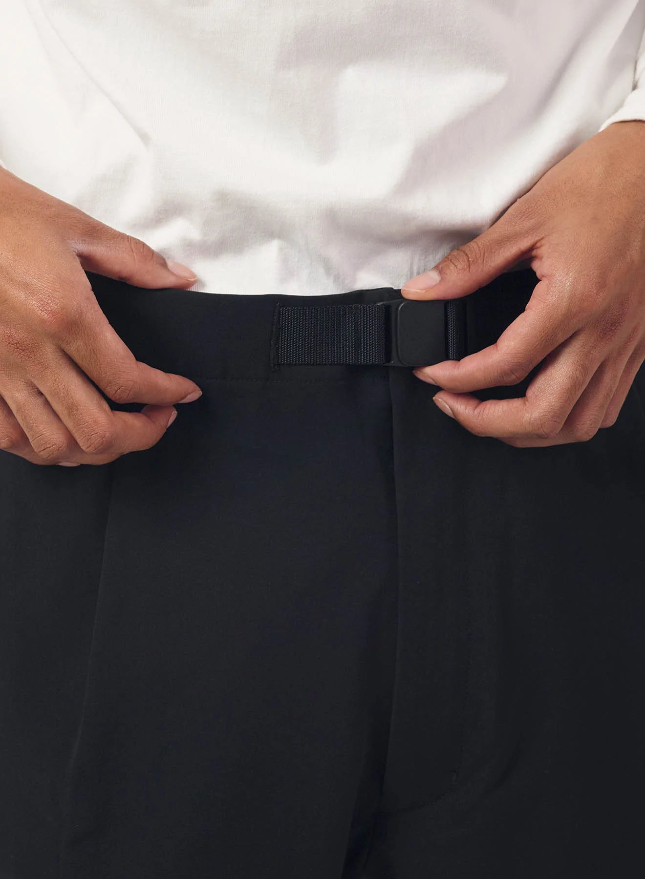 One Tuck Tapered Stretch Pants - Clay Beige